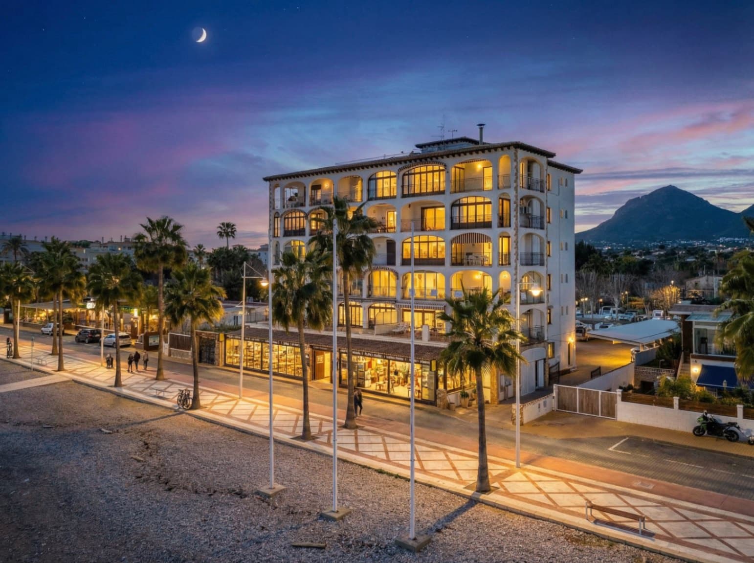 Apartamento de 2 habitaciones en Albir en venta con piscina garaje - 650.000 € (Ref: 9685264)