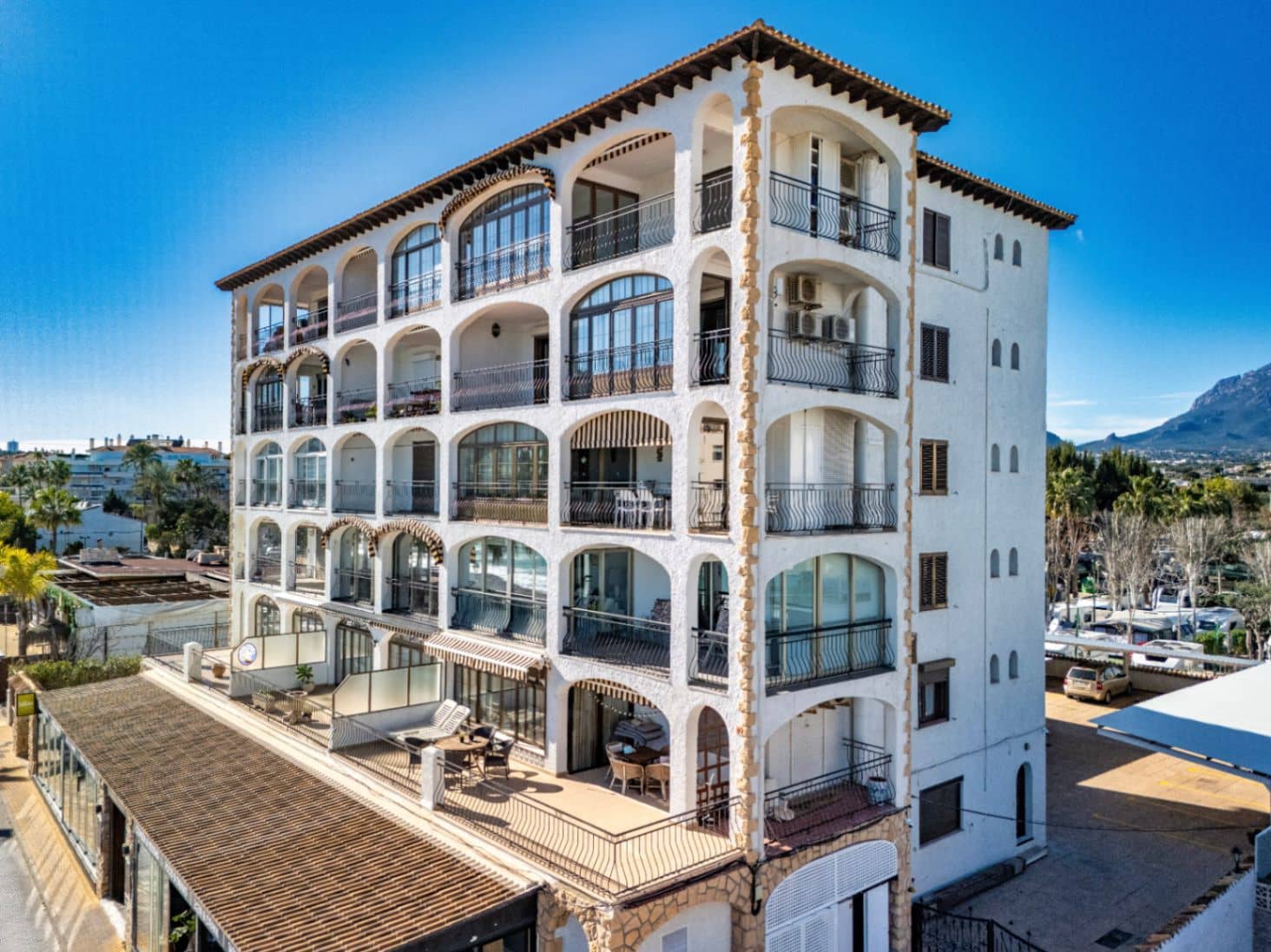 Apartamento de 2 habitaciones en Albir en venta con piscina garaje - 650.000 € (Ref: 9685264)