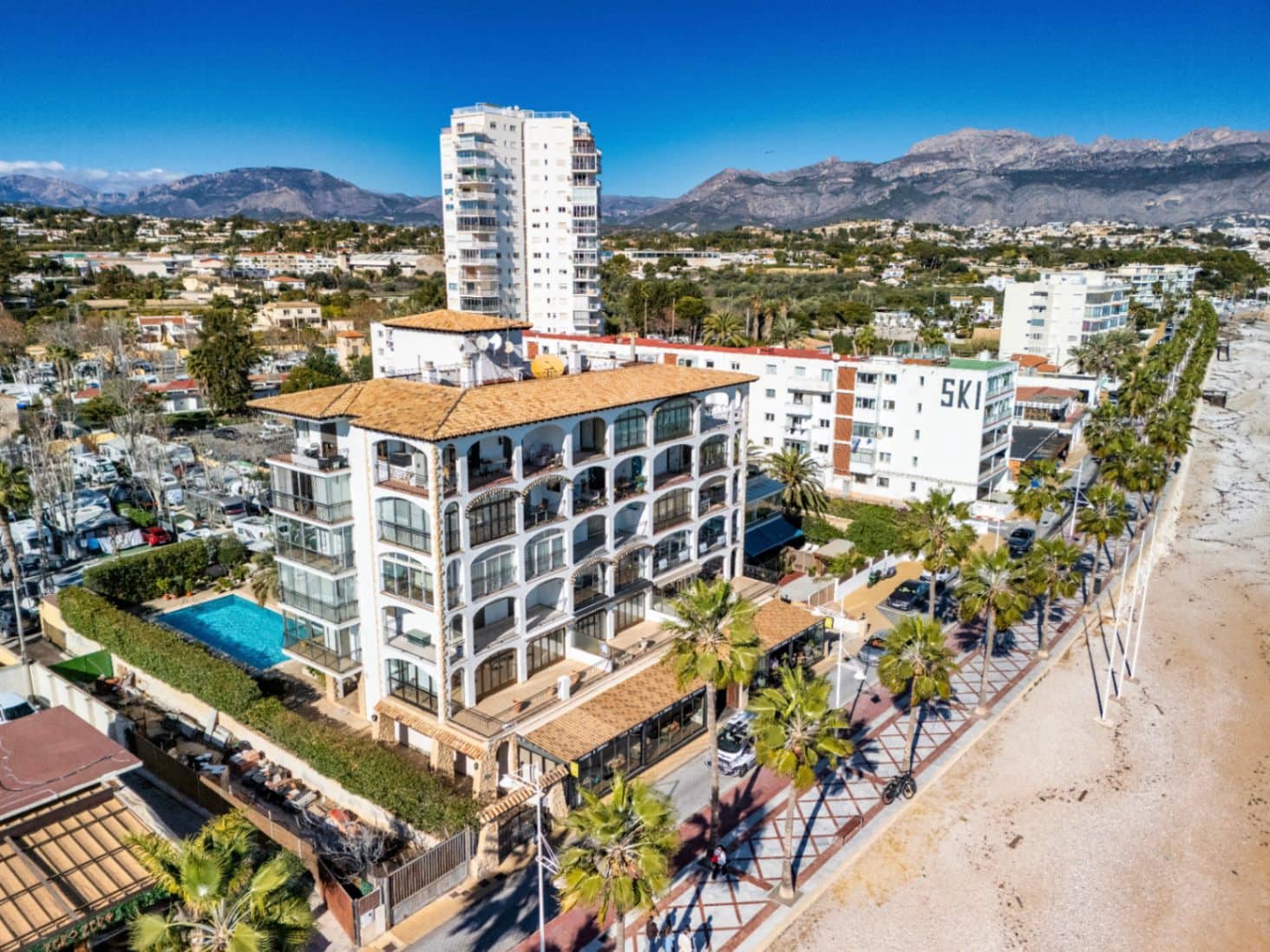 Apartamento de 2 habitaciones en Albir en venta con piscina garaje - 650.000 € (Ref: 9685264)