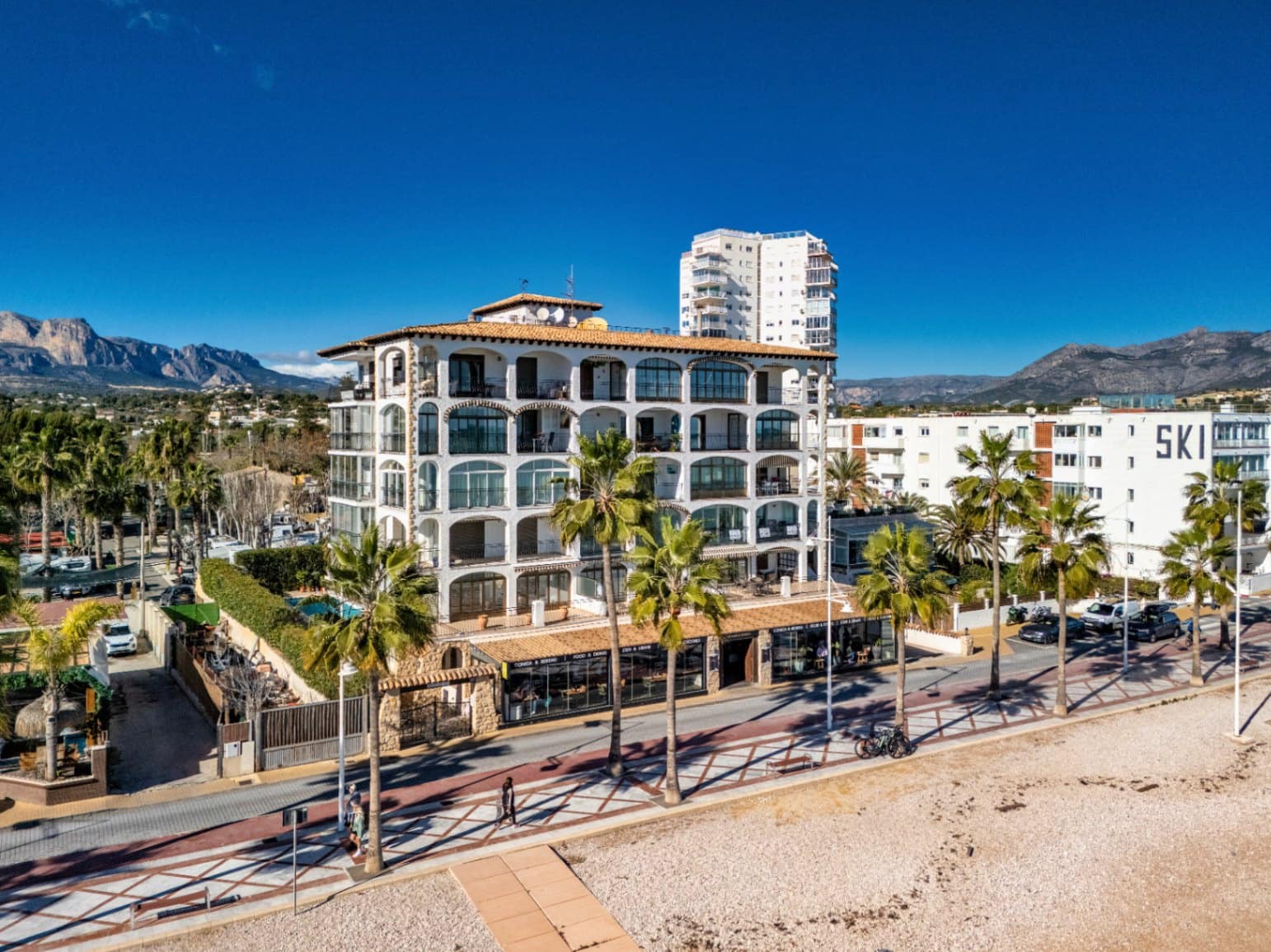 Apartamento de 2 habitaciones en Albir en venta con piscina garaje - 650.000 € (Ref: 9685264)