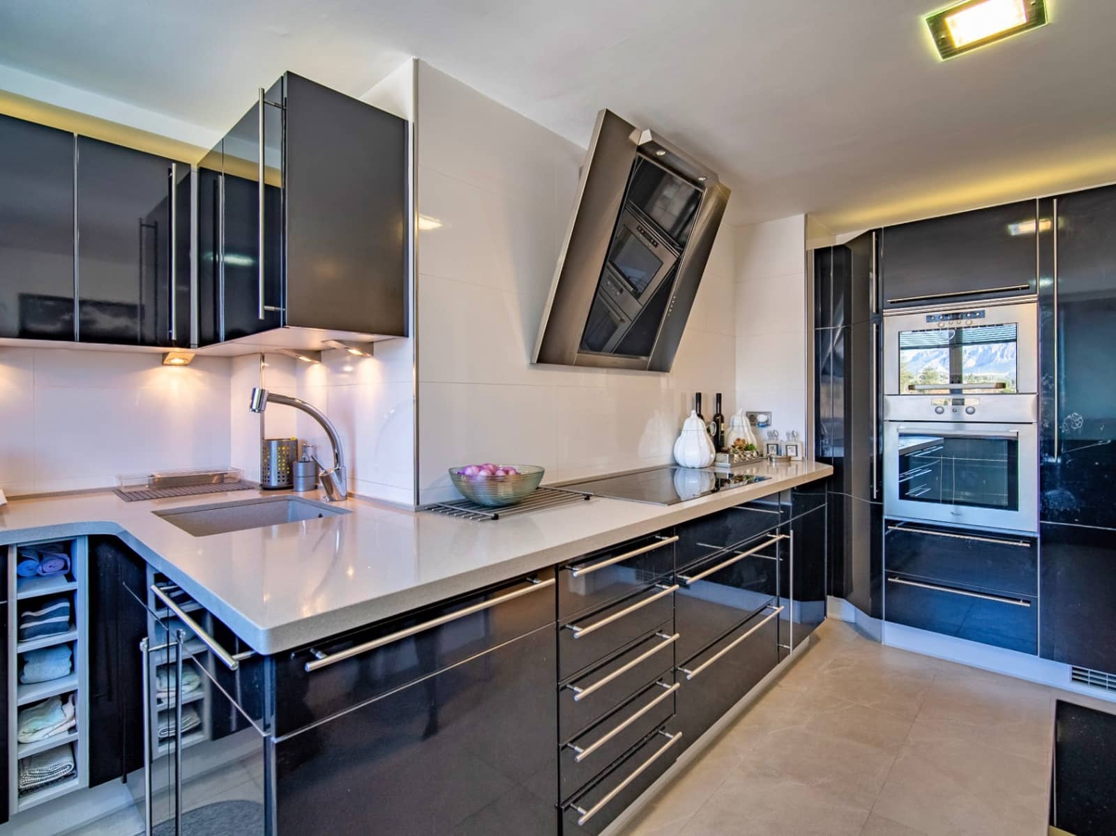 Apartamento de 2 habitaciones en Albir en venta con piscina garaje - 650.000 € (Ref: 9685264)