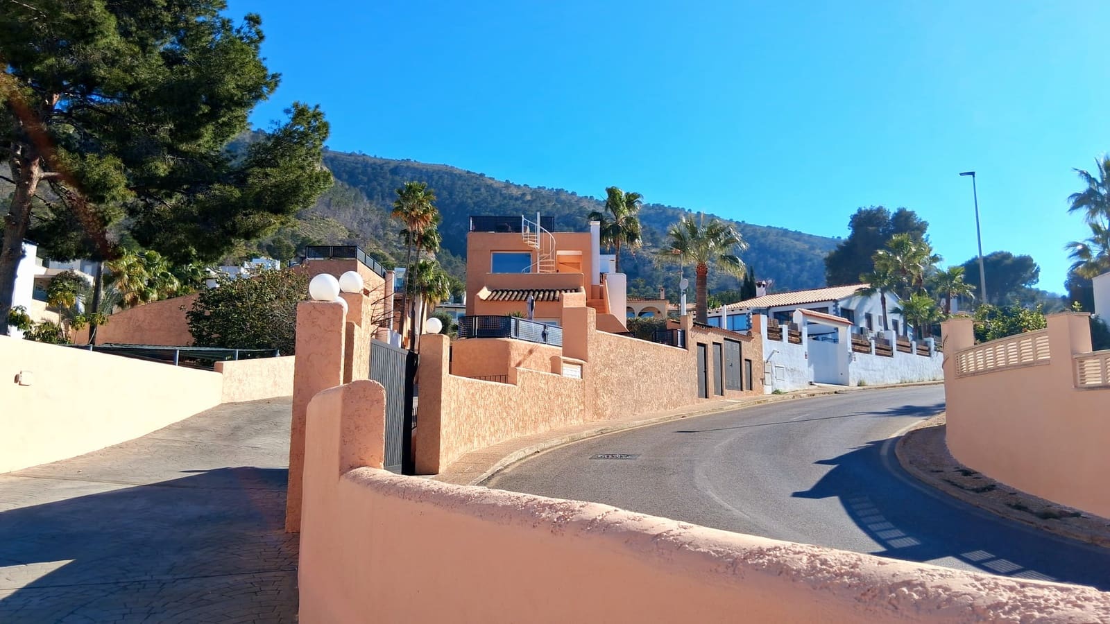 3 sovrum Hus till salu i Albir med pool garage - 375 000 € (Ref: 9685266)