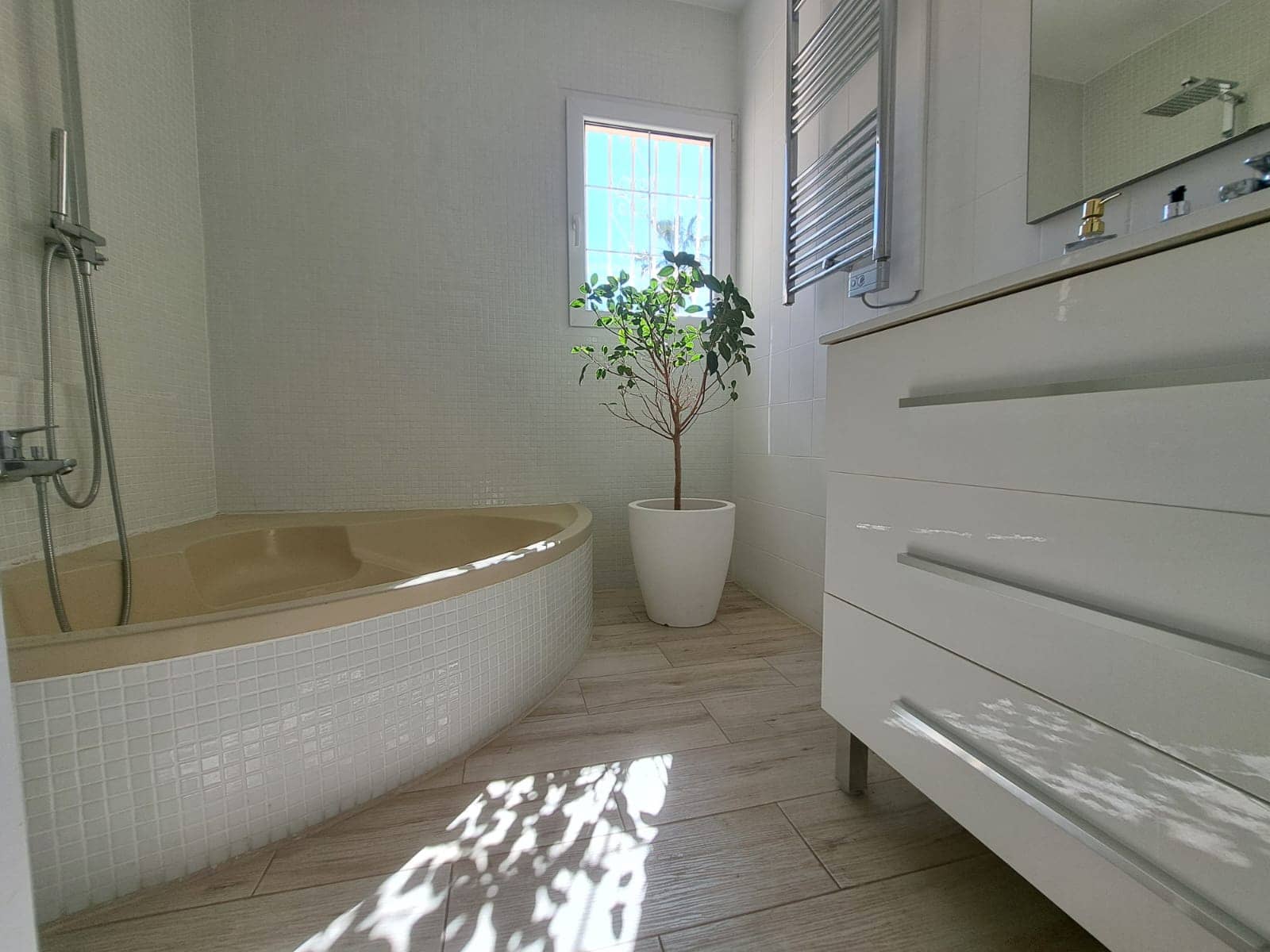 6 slaapkamer Villa te koop in La Nucia met zwembad garage - € 875.000 (Ref: 9813685)