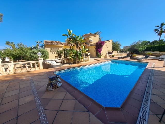 6 slaapkamer Villa te koop in La Nucia met zwembad garage - € 875.000 (Ref: 9813685)