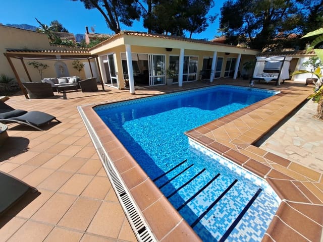 6 slaapkamer Villa te koop in La Nucia met zwembad garage - € 875.000 (Ref: 9813685)