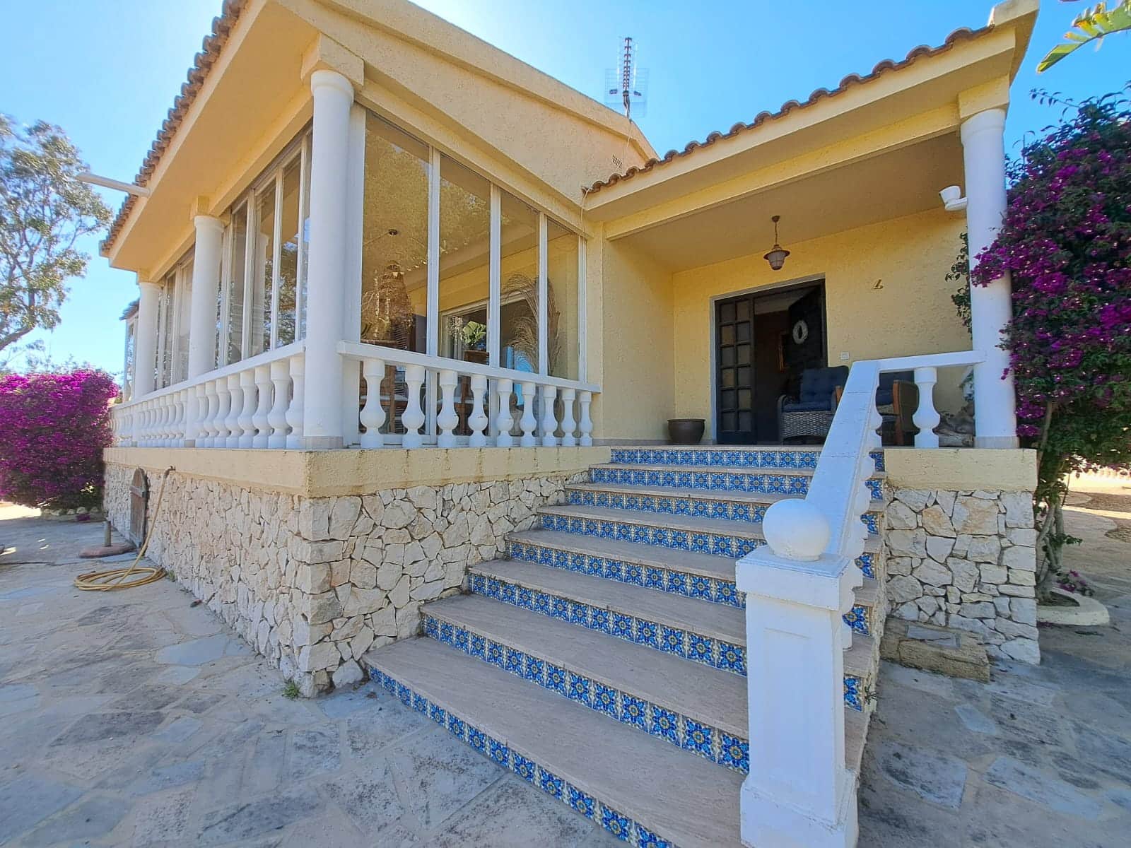 6 slaapkamer Villa te koop in La Nucia met zwembad garage - € 875.000 (Ref: 9813685)