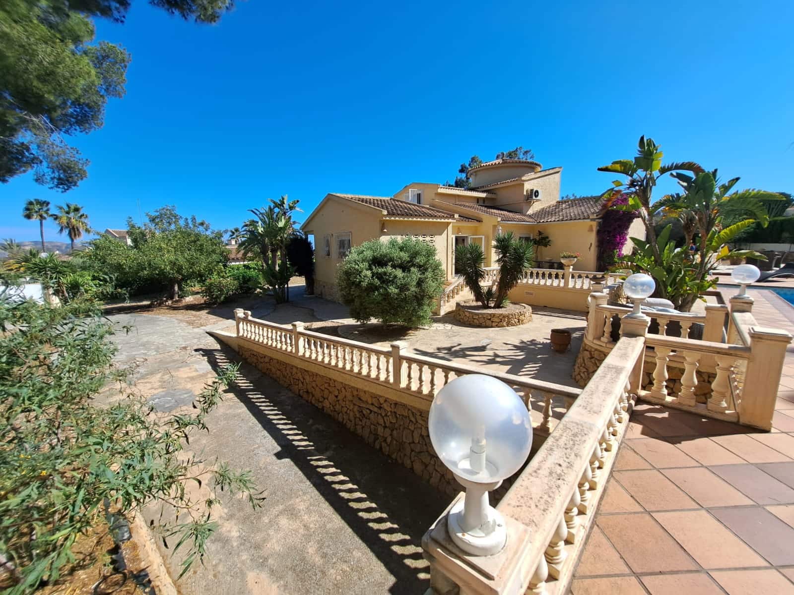 6 slaapkamer Villa te koop in La Nucia met zwembad garage - € 875.000 (Ref: 9813685)