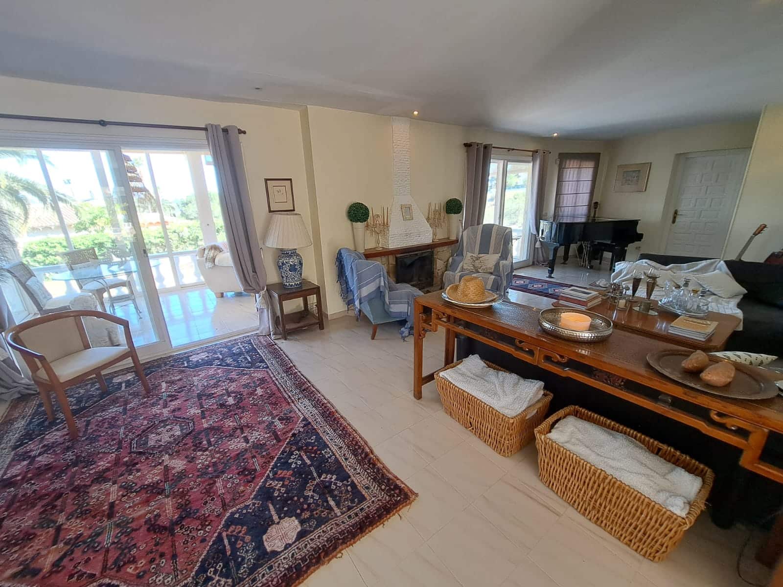 6 slaapkamer Villa te koop in La Nucia met zwembad garage - € 875.000 (Ref: 9813685)