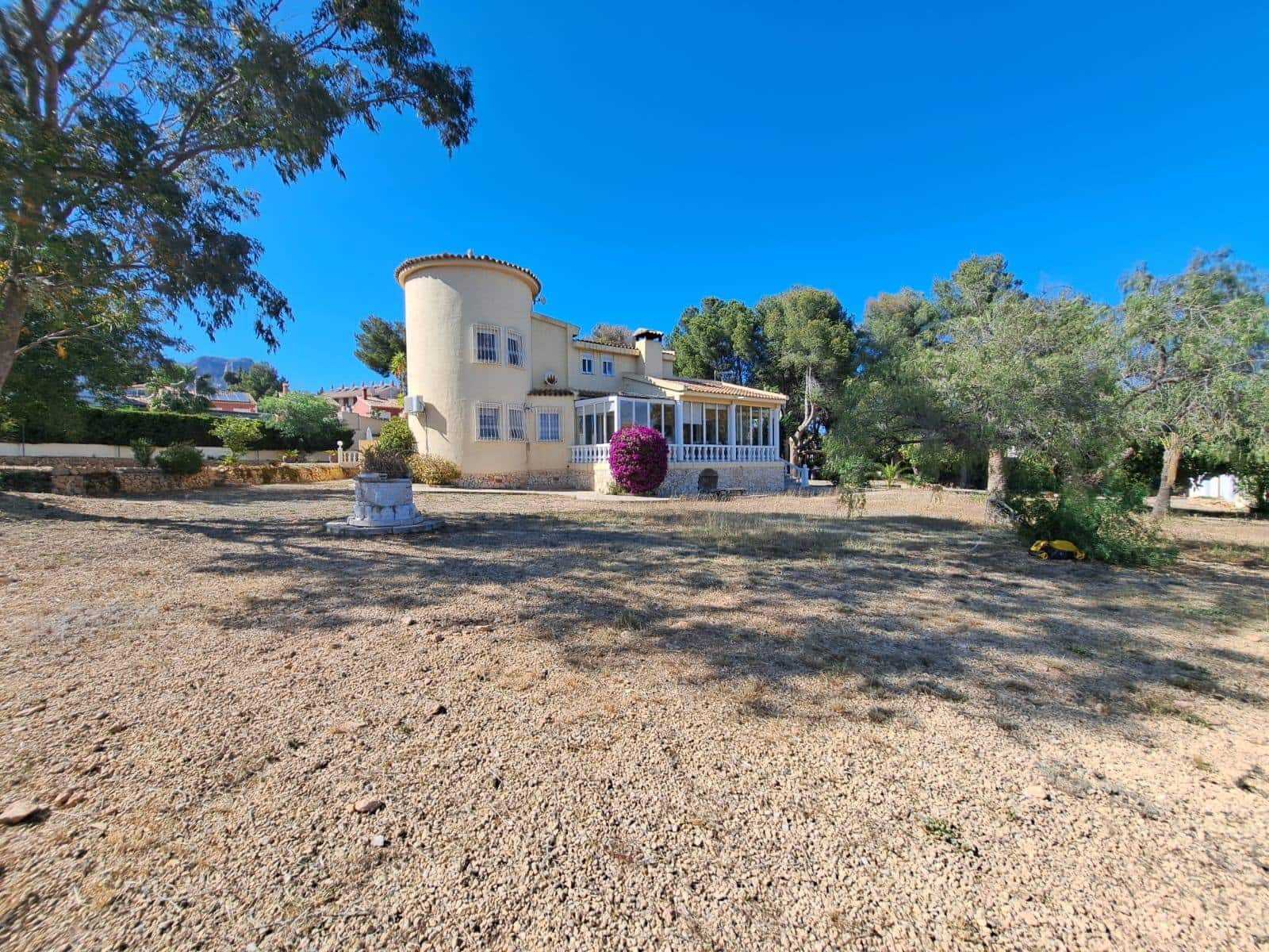 6 slaapkamer Villa te koop in La Nucia met zwembad garage - € 875.000 (Ref: 9813685)
