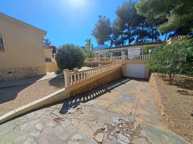 6 slaapkamer Villa te koop in La Nucia met zwembad garage - € 875.000 (Ref: 9813685)