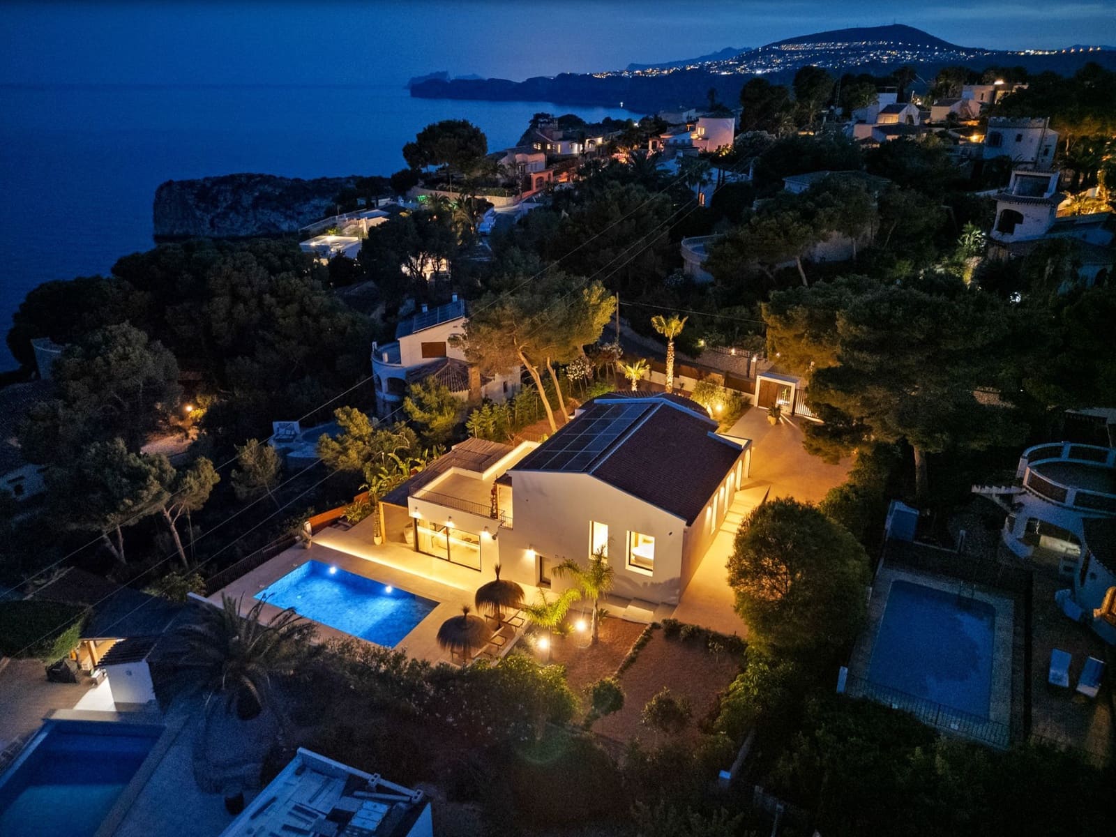 4 slaapkamer Villa te koop in Javea / Xabia met zwembad garage - € 1.980.000 (Ref: 10061347)
