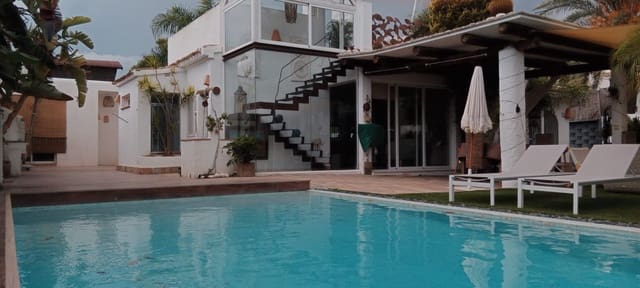 Chalet de 4 habitaciones en Javea / Xàbia en venta con garaje - 1.150.000 € (Ref: 10063865)