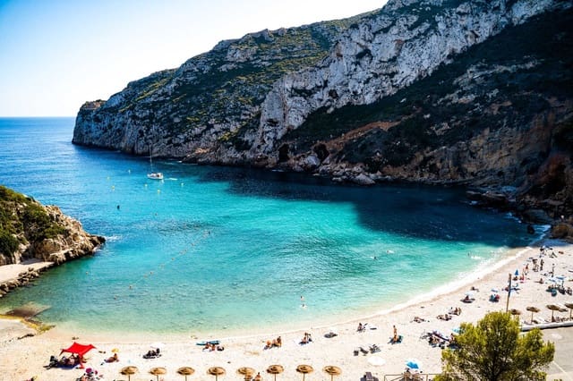 Kaupallinen vuokrattavana paikassa Javea / Xàbia - 2 700 € (Ref: 10154814)