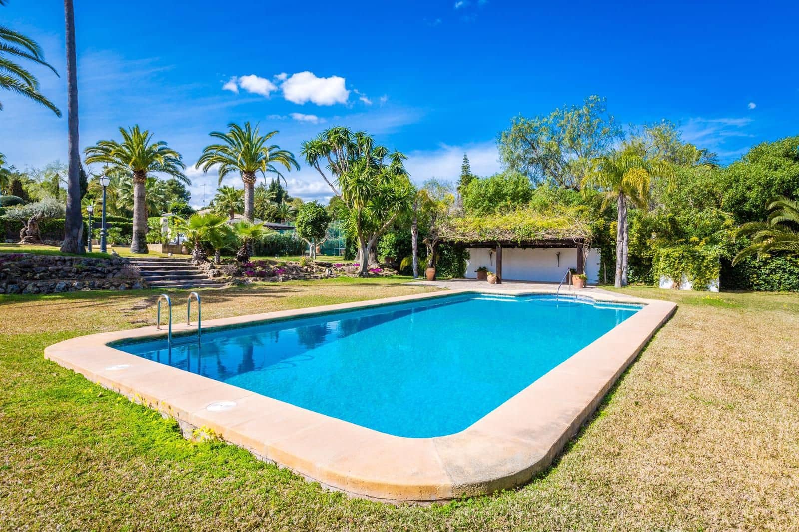   5 soveværelse   ferieVilla i Javea / Xabia   med   swimmingpool  garage  - € 6.500 (Ref: 5925039)