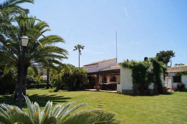   5 soveværelse   ferieVilla i Javea / Xabia   med   swimmingpool  garage  - € 6.500 (Ref: 5925039)