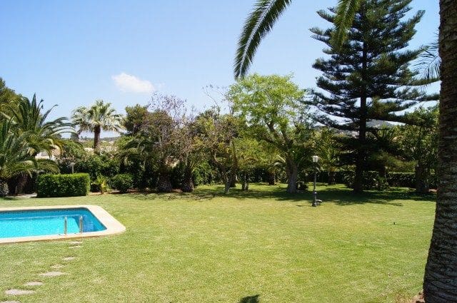   5 soveværelse   ferieVilla i Javea / Xabia   med   swimmingpool  garage  - € 6.500 (Ref: 5925039)