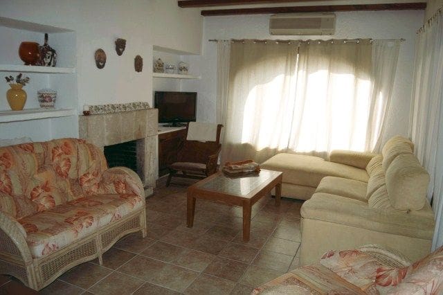 4 makuuhuone Huvila lomavuokrausta paikassa Cap Martí - El Tossalet - Pinomar, Javea / Xàbia mukana uima-altaan 
autotalli - 1 850 € (Ref: 5930491)