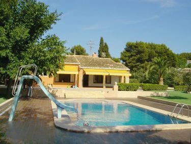 4 makuuhuone Huvila lomavuokrausta paikassa Javea / Xabia mukana uima-altaan 
autotalli - 1 850 € (Ref: 5930491)