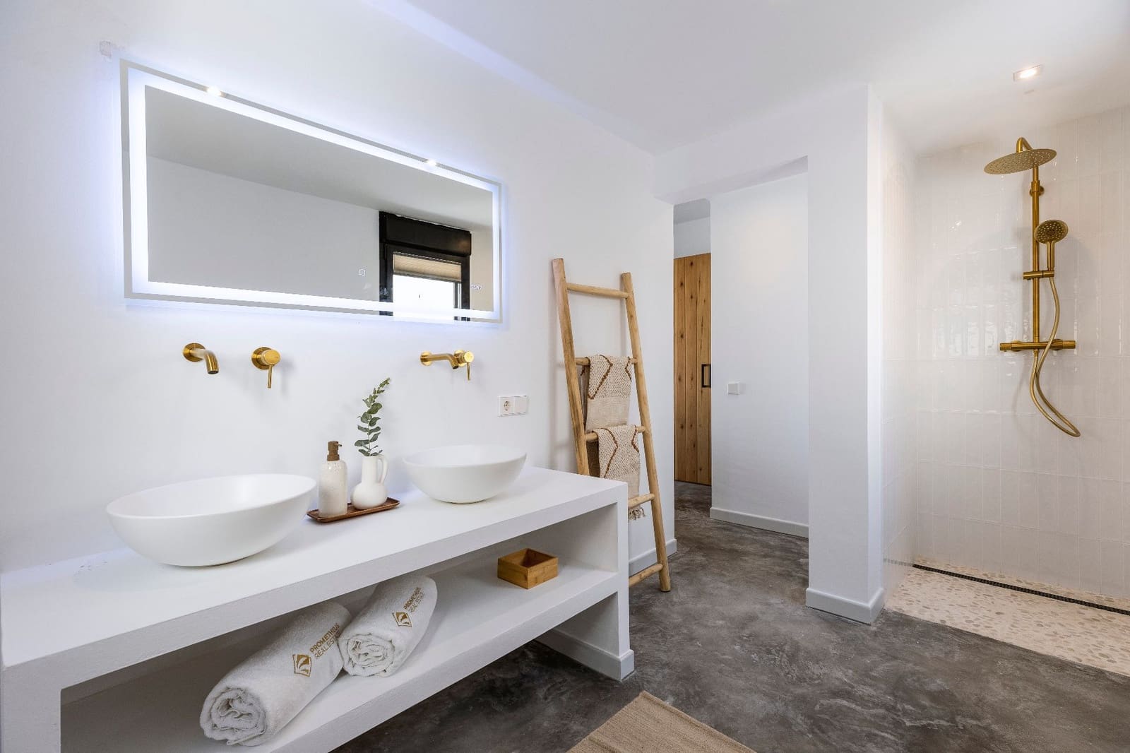 4 soverom Villa til salgs i Adsubia med svømmebasseng garasje - € 1 200 000 (Ref: 7310316)