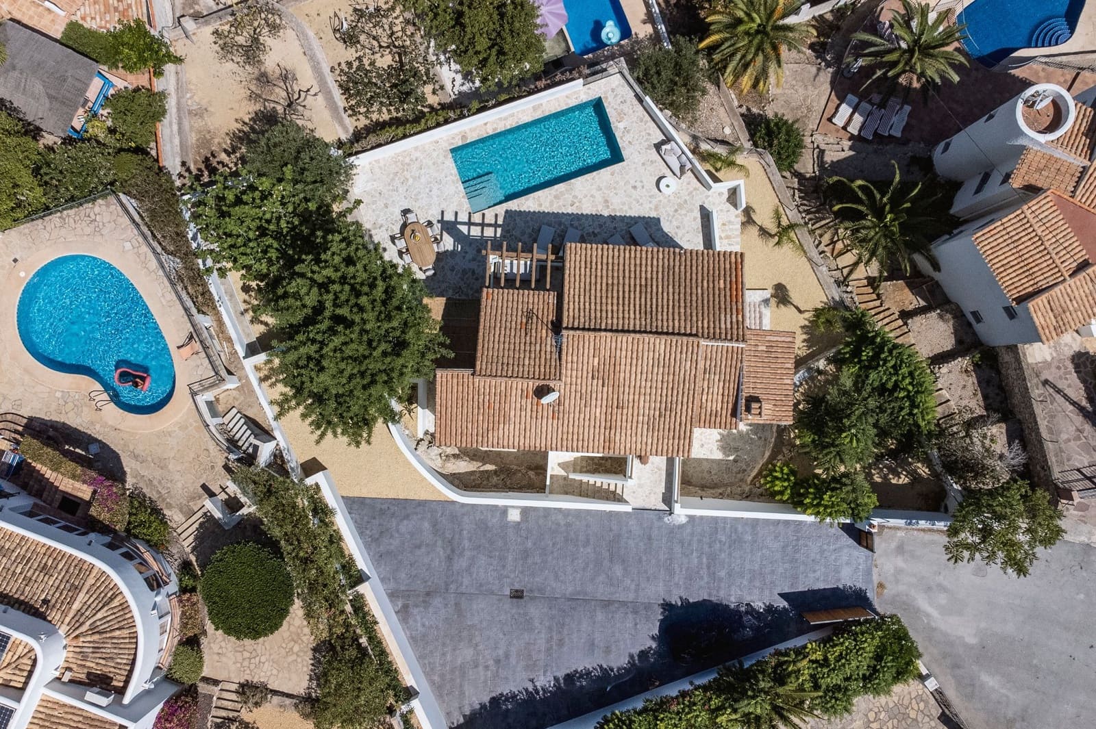 4 soverom Villa til salgs i Adsubia med svømmebasseng garasje - € 1 200 000 (Ref: 7310316)