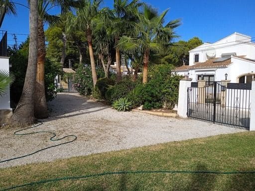 Chalet de 7 habitaciones en Javea / Xàbia en venta con piscina garaje - 850.000 € (Ref: 7879502)