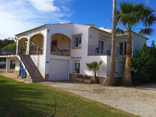 Chalet de 7 habitaciones en Javea / Xàbia en venta con piscina garaje - 850.000 € (Ref: 7879502)