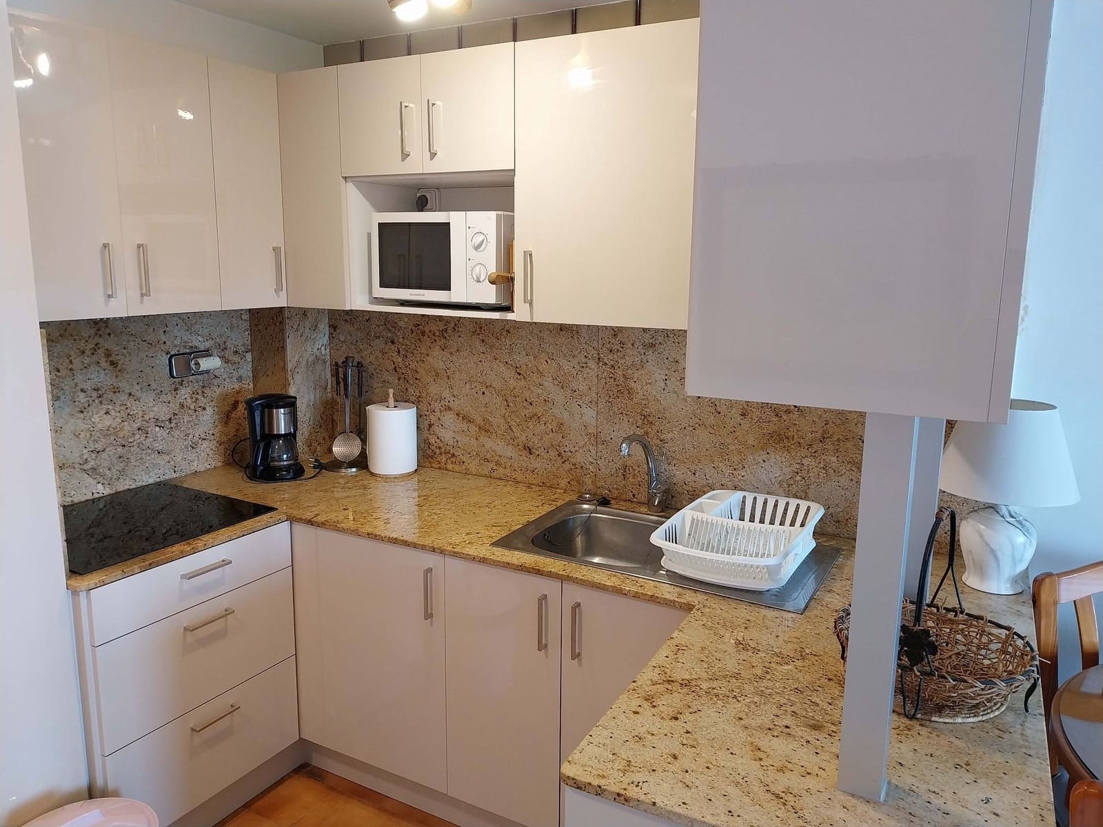 1 soverom Leilighet til leie i Javea / Xabia med svømmebasseng garasje - € 950 (Ref: 8233074)