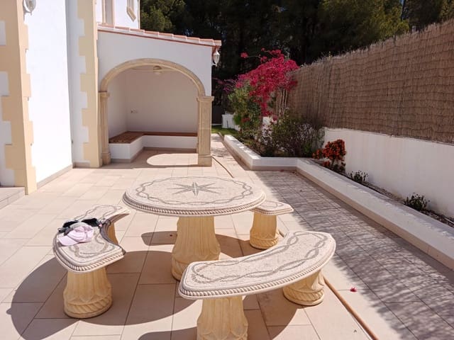 Chalet de 4 habitaciones en Javea / Xàbia en venta con piscina garaje - 995.000 € (Ref: 8315788)