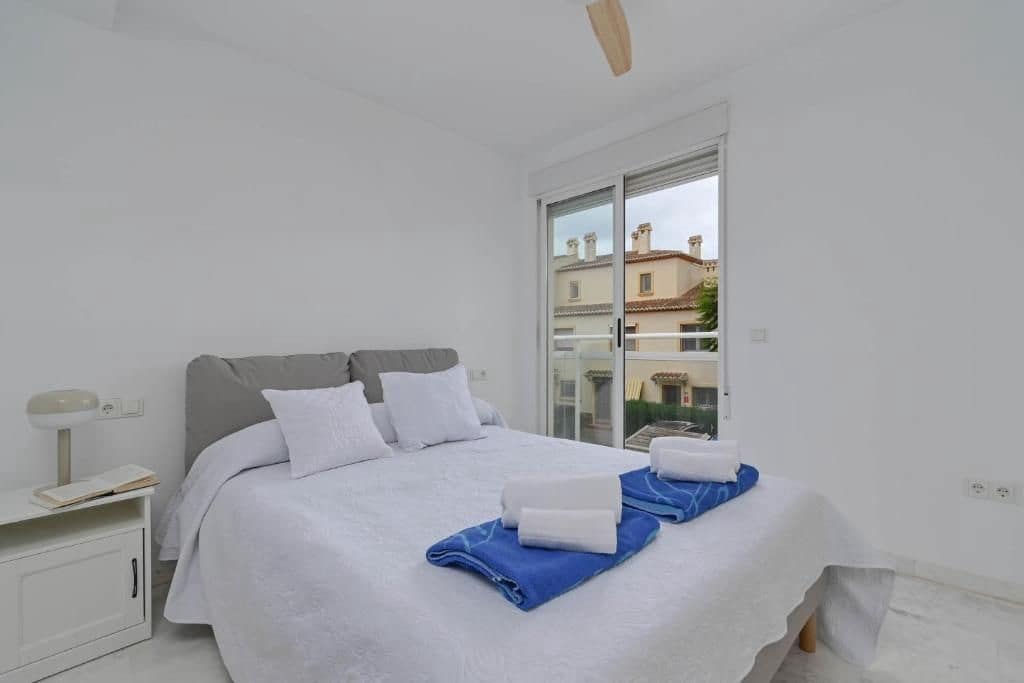 3 soveværelse Semi-Rækkehus til leje i Arenal med swimmingpool - € 1.600 (Ref: 9176227)