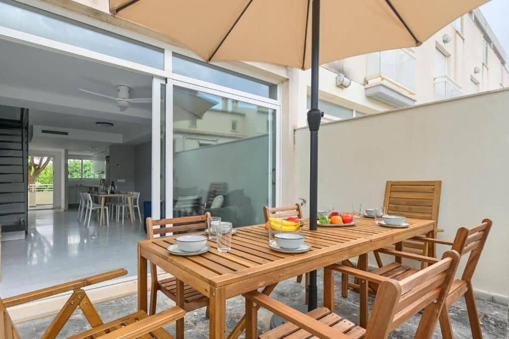 3 soveværelse Semi-Rækkehus til leje i Arenal med swimmingpool - € 1.600 (Ref: 9176227)