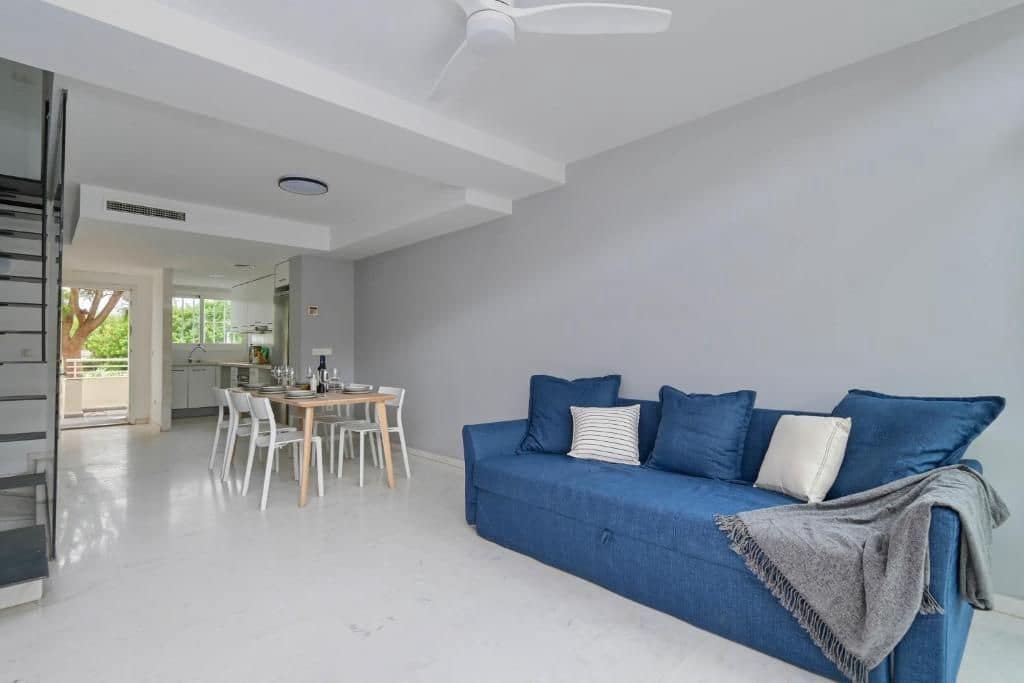 3 soveværelse Semi-Rækkehus til leje i Arenal med swimmingpool - € 1.600 (Ref: 9176227)