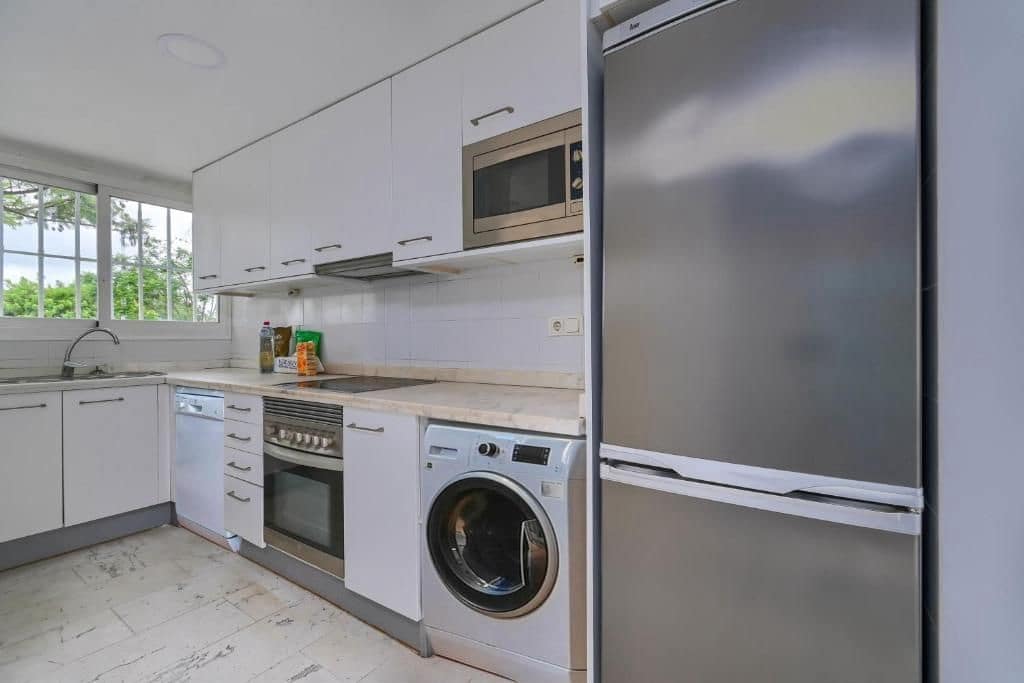 3 soveværelse Semi-Rækkehus til leje i Arenal med swimmingpool - € 1.600 (Ref: 9176227)