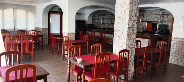 Kaupallinen vuokrattavana paikassa Arenal, Javea / Xàbia - 2 000 € (Ref: 9330200)