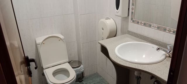 Kaupallinen vuokrattavana paikassa Arenal, Javea / Xàbia - 2 000 € (Ref: 9330200)