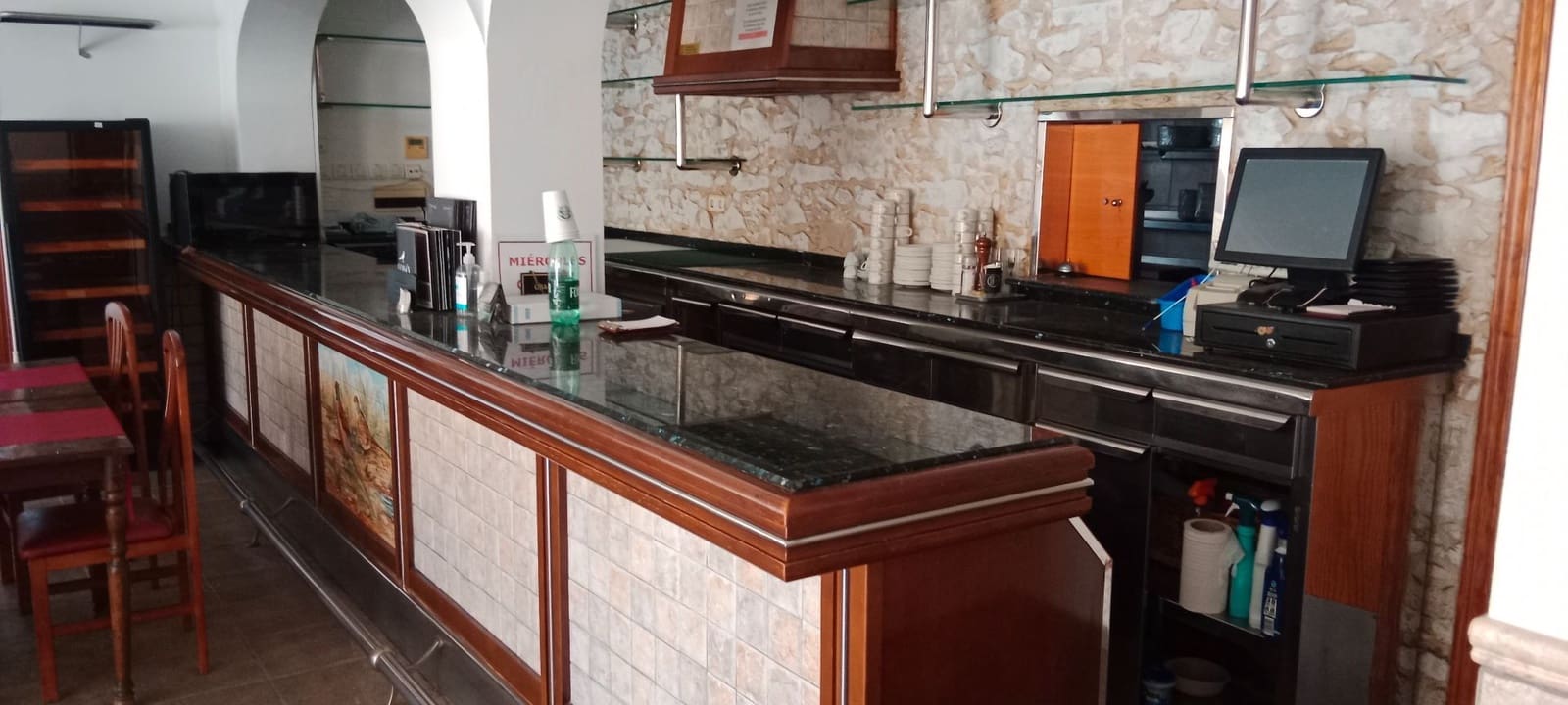 Erhverv til leje i Arenal - € 2.000 (Ref: 9330200)