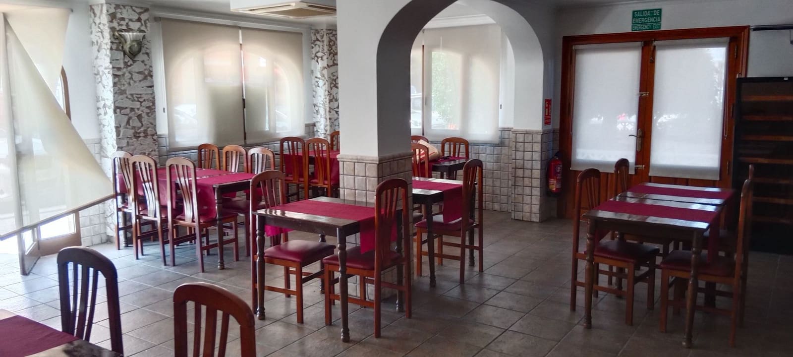 Erhverv til leje i Arenal - € 2.000 (Ref: 9330200)