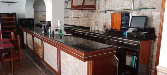 Kaupallinen vuokrattavana paikassa Arenal, Javea / Xàbia - 2 000 € (Ref: 9330200)