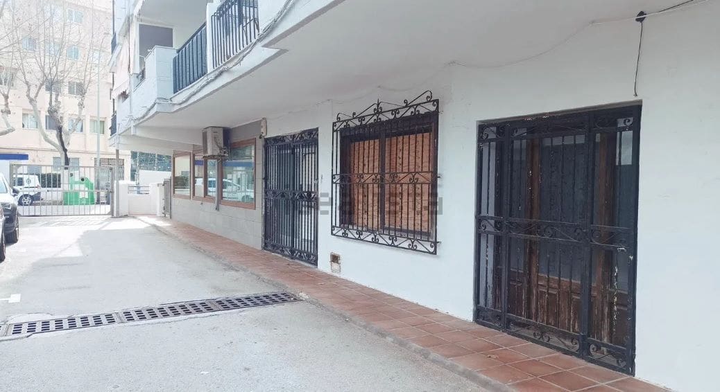 Erhverv til salg i Arenal med garage - € 185.000 (Ref: 9543130)