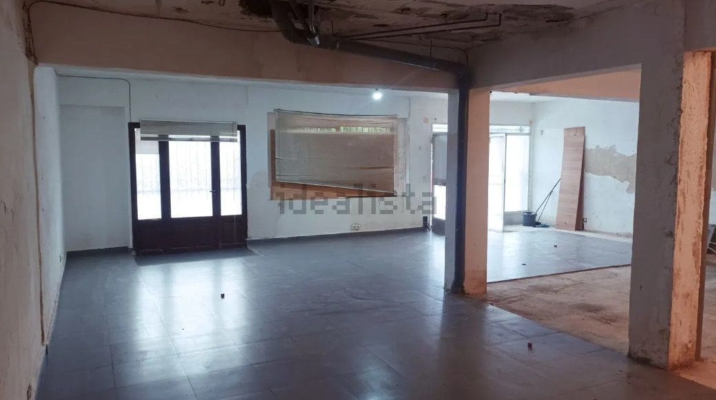 Erhverv til salg i Arenal med garage - € 185.000 (Ref: 9543130)