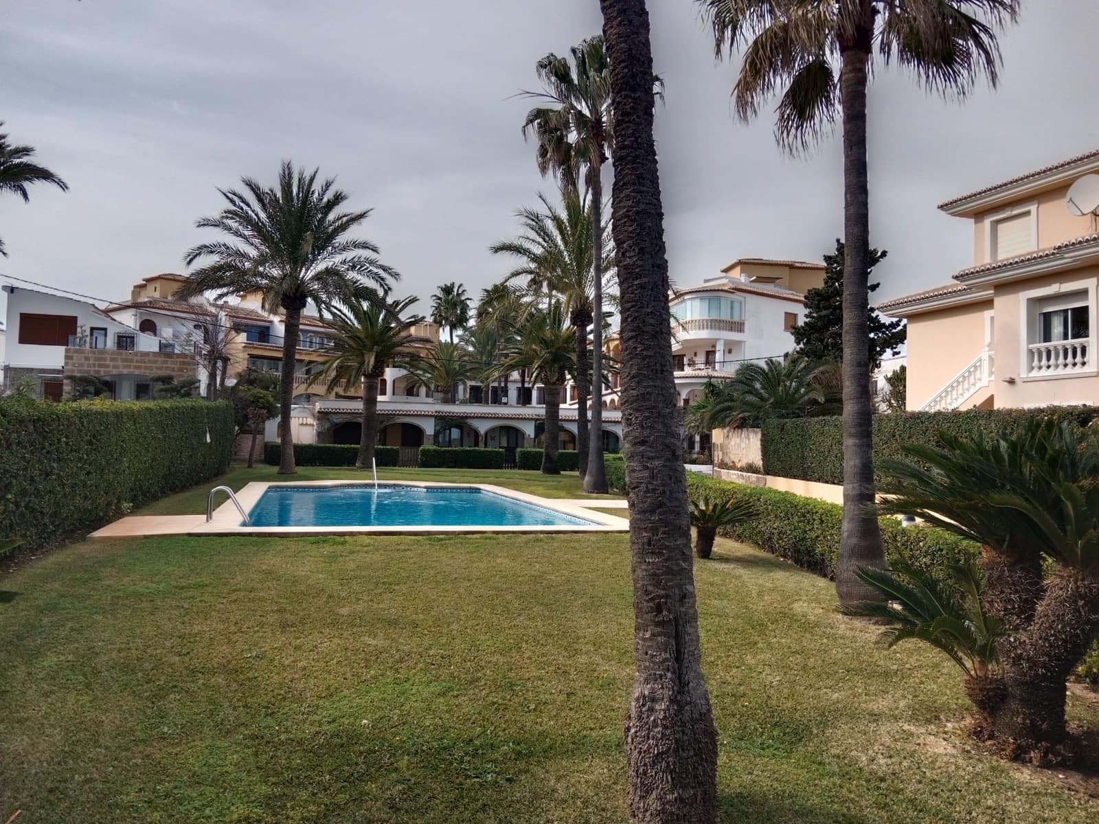 2 sypialnia Dom blizniak na sprzedaż w Javea / Xabia z basenem garażem - 595 000 € (Ref: 9568171)