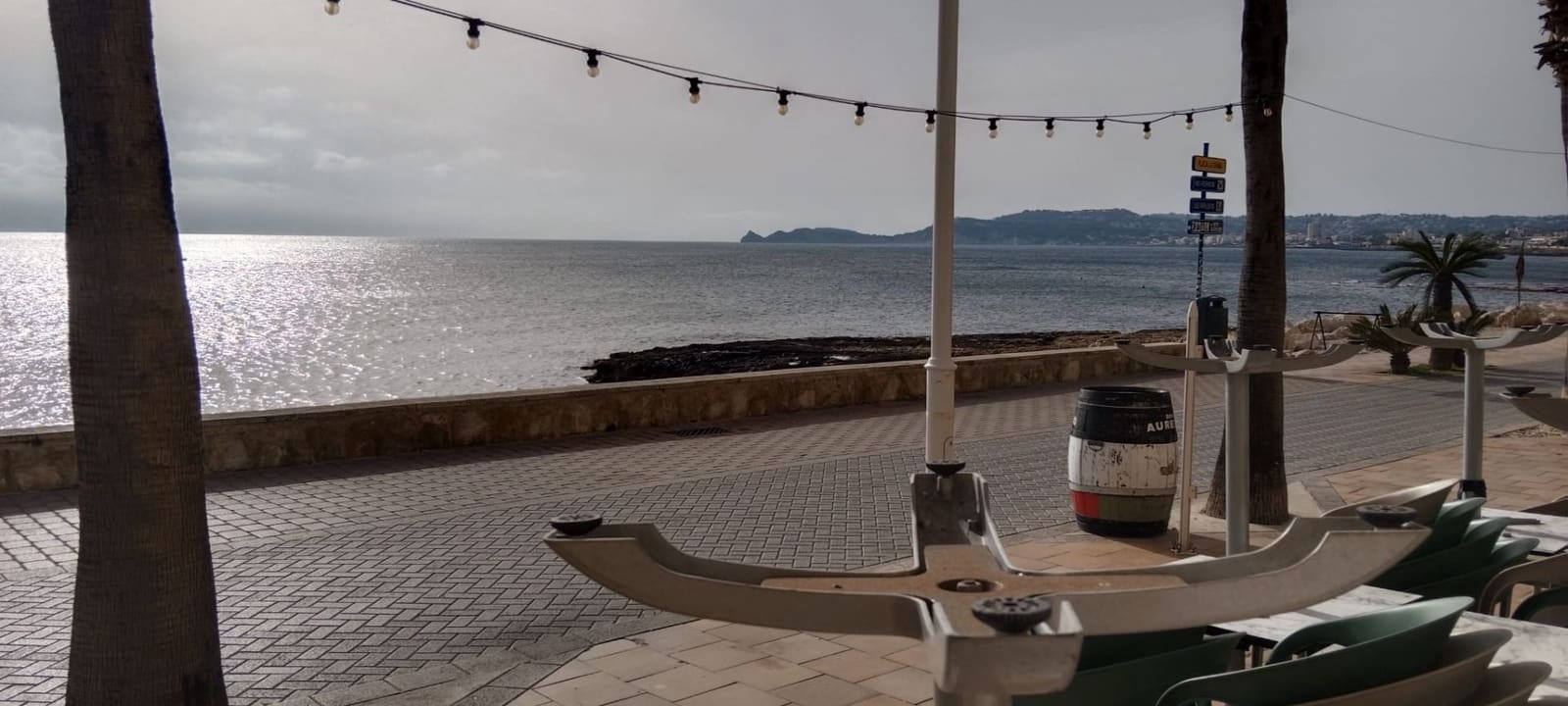 Commercial for rent in Javea / Xabia - € 2,000 (Ref: 9755385)