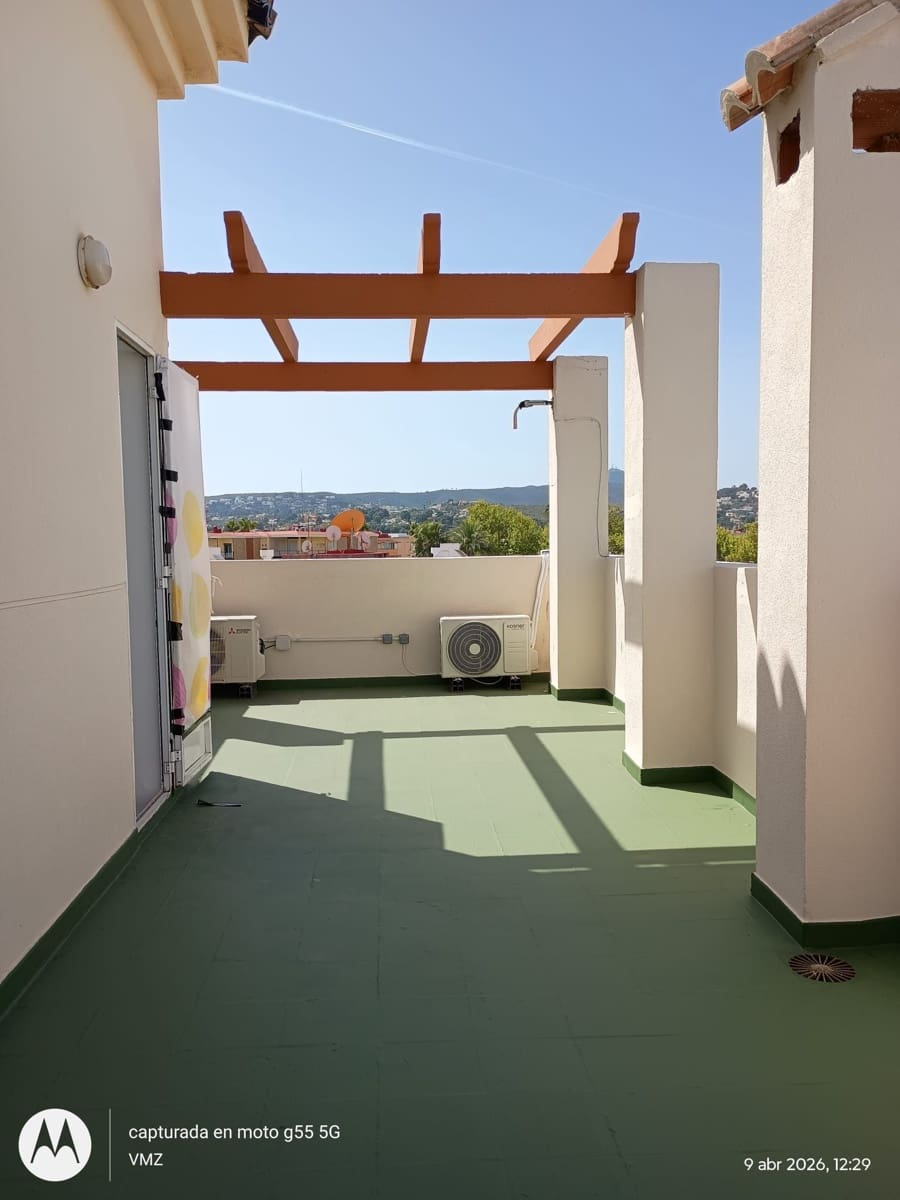Penthouse de 2 chambres à louer à Javea / Xabia avec piscine garage - 2 000 € (Ref: 9758585)