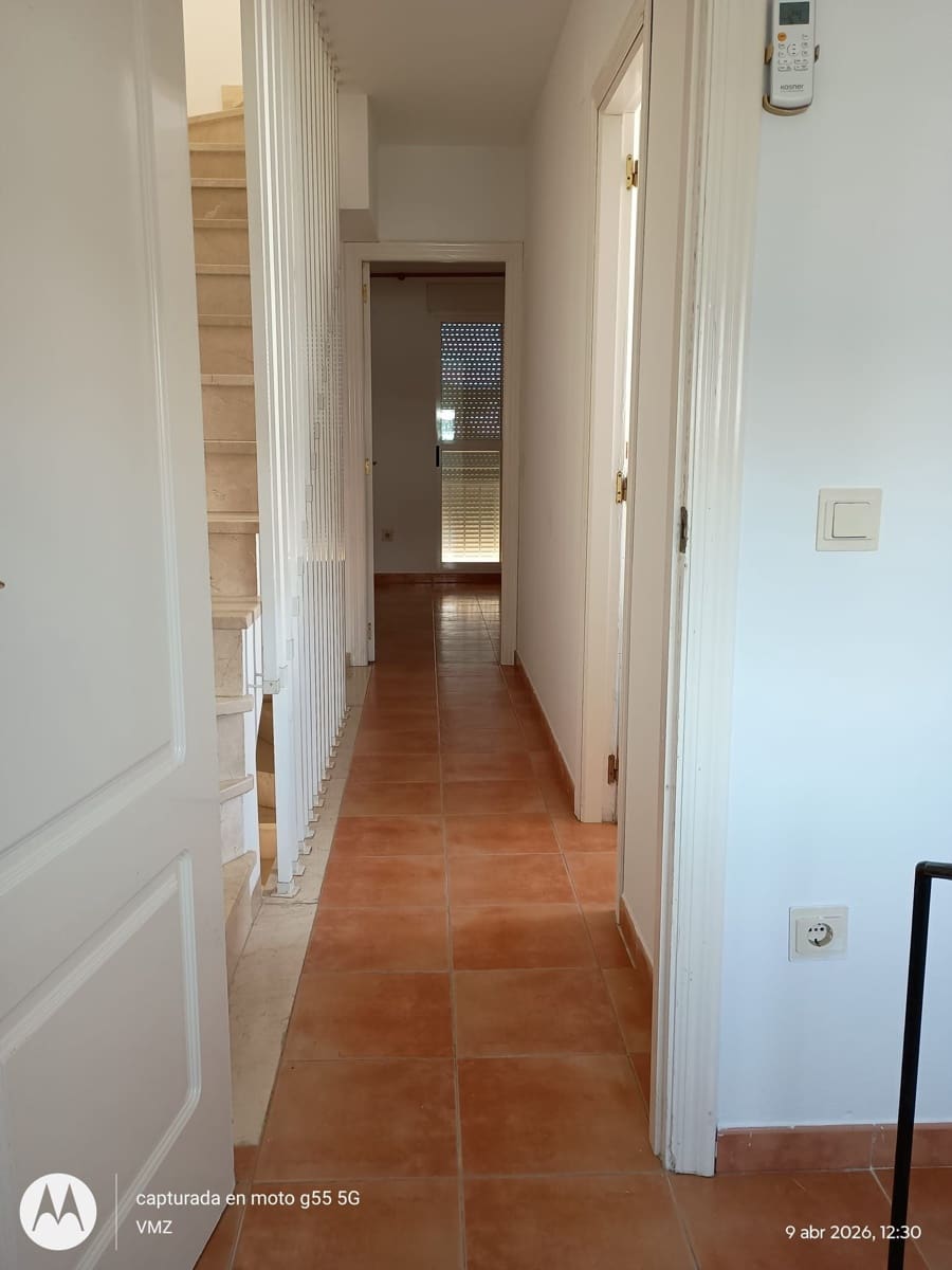 Penthouse de 2 chambres à louer à Javea / Xabia avec piscine garage - 2 000 € (Ref: 9758585)