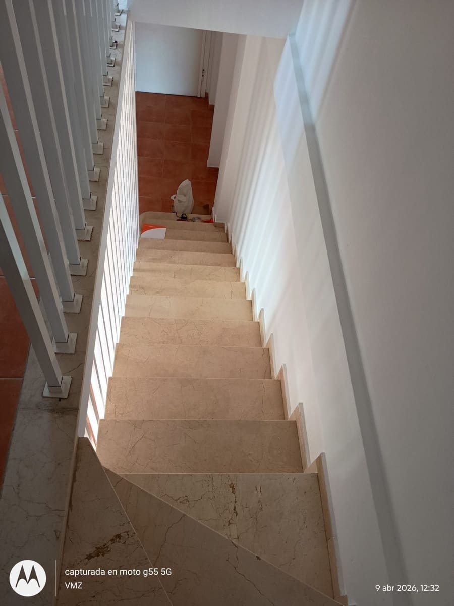 Penthouse de 2 chambres à louer à Javea / Xabia avec piscine garage - 2 000 € (Ref: 9758585)