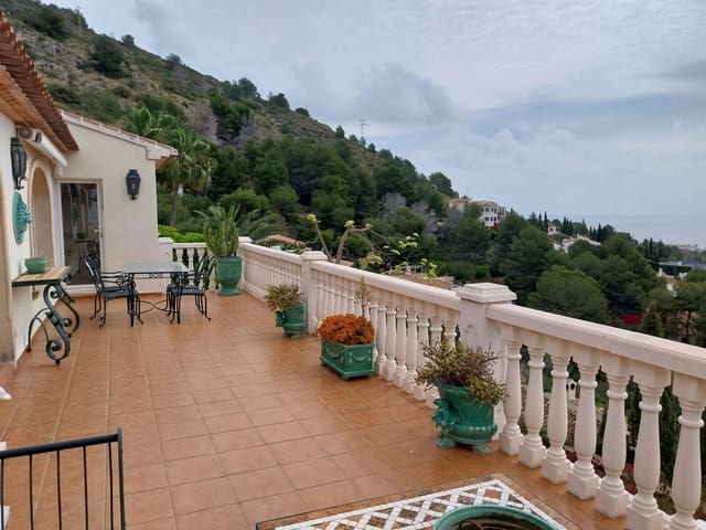 Villa/Maison de 4 chambres à louer à Javea / Xàbia avec piscine garage - 3 200 € (Ref: 9821853)