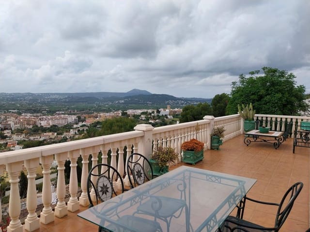 Villa/Maison de 4 chambres à louer à Javea / Xàbia avec piscine garage - 3 200 € (Ref: 9821853)