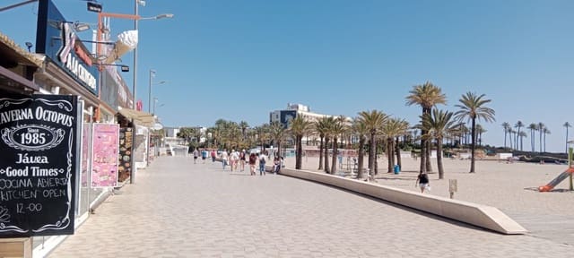 Commercial for rent in Javea / Xàbia - € 2,300 (Ref: 9947345)