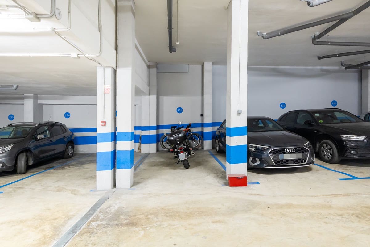 3 slaapkamer Penthouse te koop in Salobrena met zwembad garage - € 379.000 (Ref: 10033048)