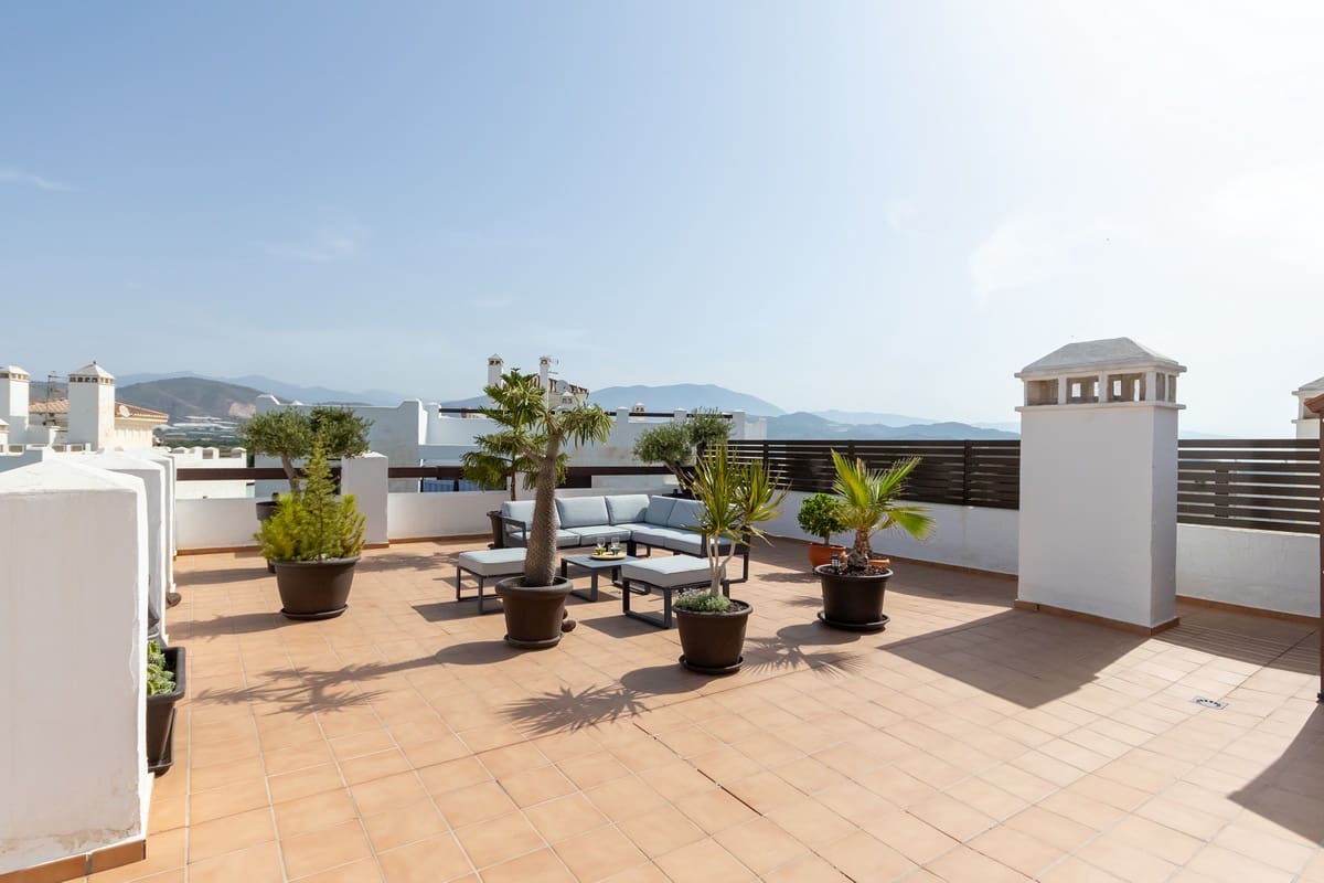 3 slaapkamer Penthouse te koop in Salobrena met zwembad garage - € 379.000 (Ref: 10033048)