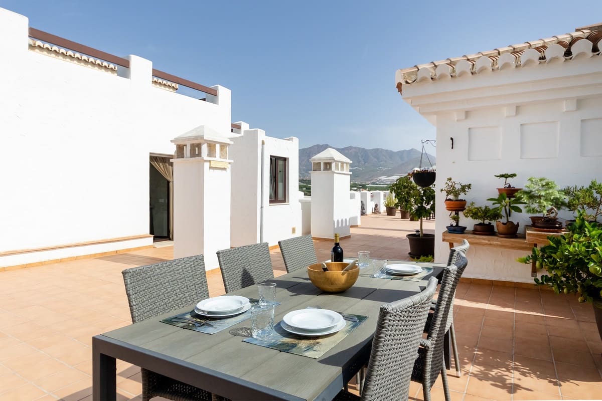 3 slaapkamer Penthouse te koop in Salobrena met zwembad garage - € 379.000 (Ref: 10033048)